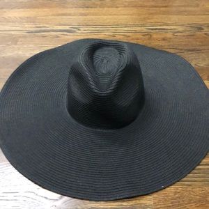 Oversize beach hat
